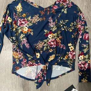 XS long sleeve floral top